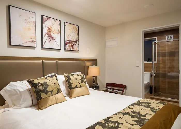 Golden Star Motel